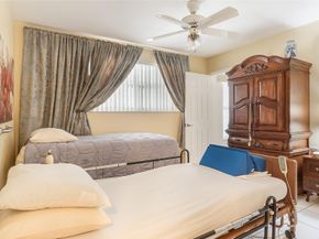 1032 NE 4th Ct, Hallandale Beach FL 33009