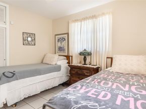 1032 NE 4th Ct, Hallandale Beach FL 33009