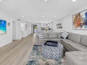 18 Westgate Lane E, Boynton Beach FL 33436