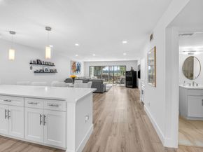 18 Westgate Lane E, Boynton Beach FL 33436