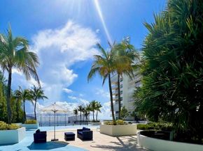3546 S Ocean Boulevard 927, South Palm Beach FL 33480