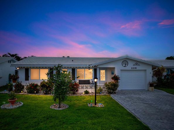 2208 SW 19th Avenue, Boynton Beach FL 33426