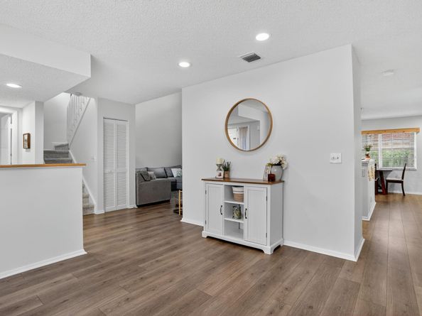11461 Lakeview Dr 8, Coral Springs FL 33071