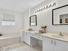 11461 Lakeview Dr 8, Coral Springs FL 33071