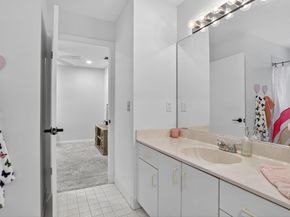 11461 Lakeview Dr 8, Coral Springs FL 33071