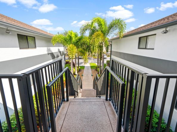 15364 Lakes Of Delray Boulevard 66, Delray Beach FL 33484