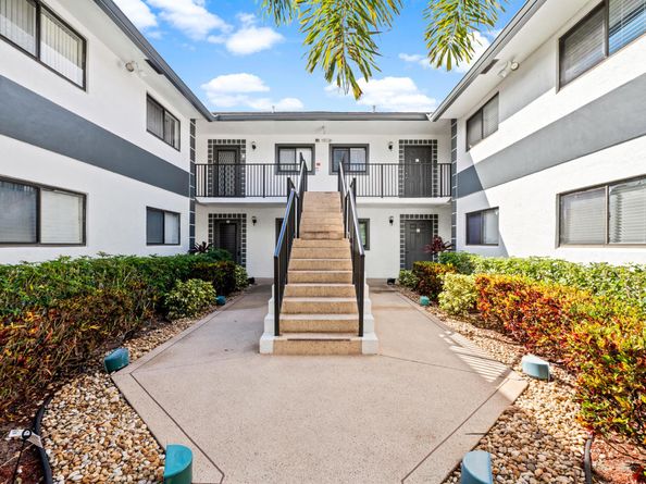 15364 Lakes Of Delray Boulevard 66, Delray Beach FL 33484