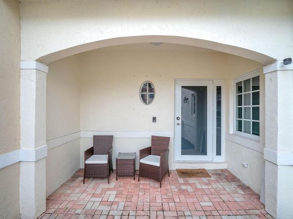 17825 SW 10 th CT 17825, Pembroke Pines FL 33029