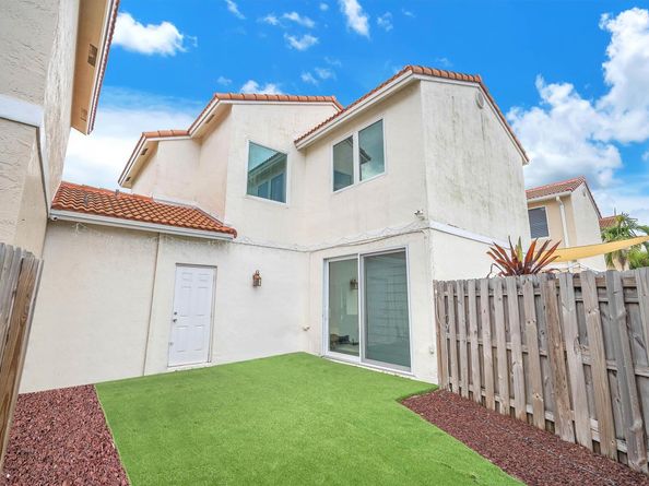 17825 SW 10 th CT 17825, Pembroke Pines FL 33029