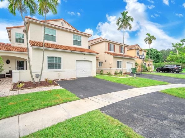 17825 SW 10 th CT 17825, Pembroke Pines FL 33029