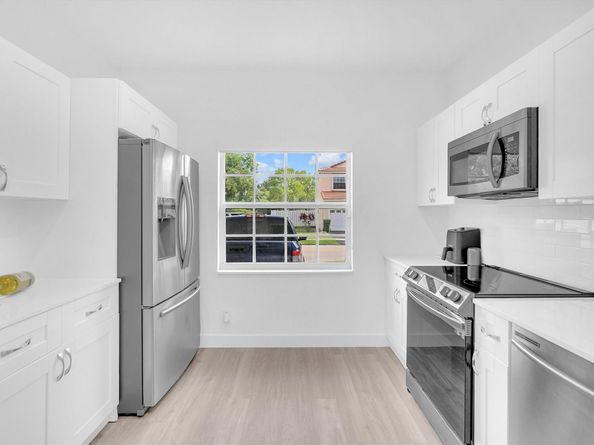 17825 SW 10 th CT 17825, Pembroke Pines FL 33029