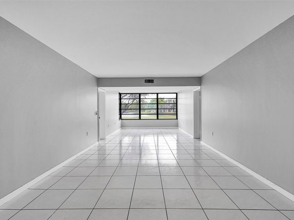1713 Whitehall Dr 103, Davie FL 33324