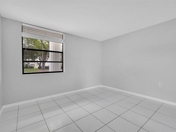 1713 Whitehall Dr 103, Davie FL 33324