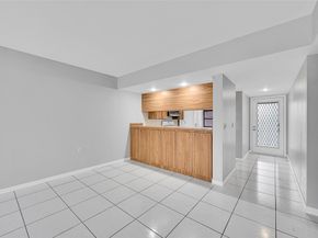 1713 Whitehall Dr 103, Davie FL 33324