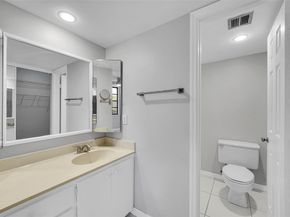 1713 Whitehall Dr 103, Davie FL 33324