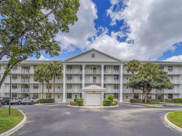 1713 Whitehall Dr 103, Davie FL 33324