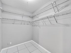 1713 Whitehall Dr 103, Davie FL 33324