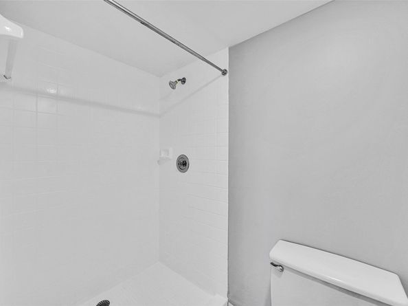 1713 Whitehall Dr 103, Davie FL 33324