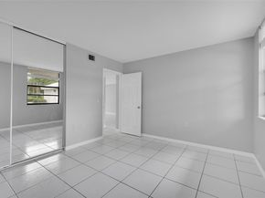 1713 Whitehall Dr 103, Davie FL 33324