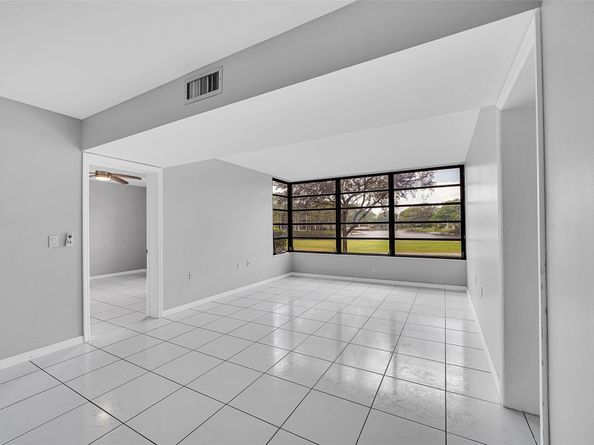 1713 Whitehall Dr 103, Davie FL 33324