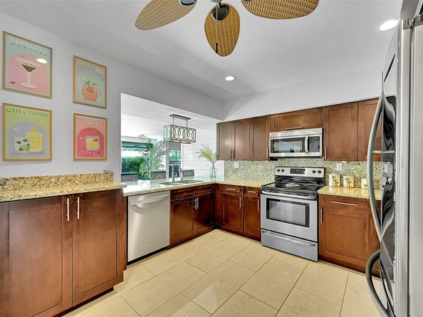 1080 SE 9th Ave, Pompano Beach FL 33060