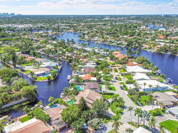 1080 SE 9th Ave, Pompano Beach FL 33060