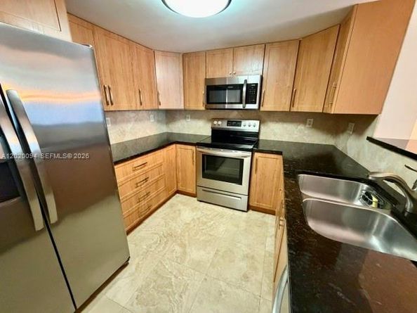 3000 Coral Way 813, Miami FL 33145