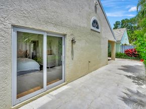28 Admirals Court, Palm Beach Gardens FL 33418