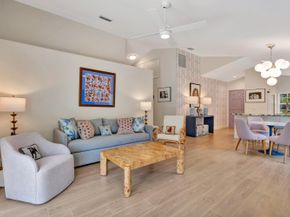 28 Admirals Court, Palm Beach Gardens FL 33418