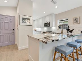 28 Admirals Court, Palm Beach Gardens FL 33418