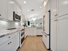 28 Admirals Court, Palm Beach Gardens FL 33418