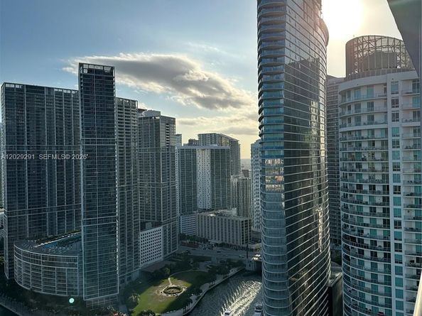 325 S Biscayne Boulevard 4119, Miami FL 33131