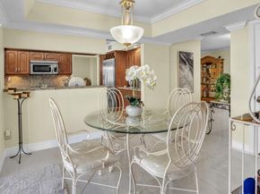 6431 Olde Moat Way, Davie FL 33331
