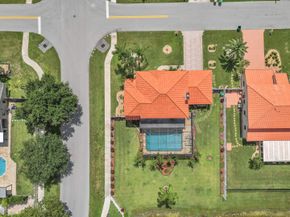 6431 Olde Moat Way, Davie FL 33331