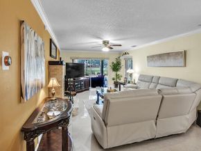 6431 Olde Moat Way, Davie FL 33331
