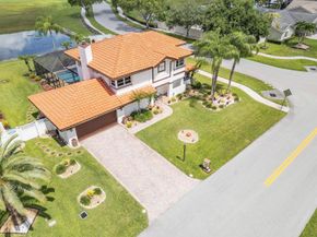 6431 Olde Moat Way, Davie FL 33331