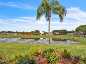 6431 Olde Moat Way, Davie FL 33331