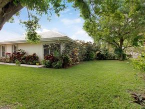 1092 Bedford Avenue, Palm Beach Gardens FL 33403