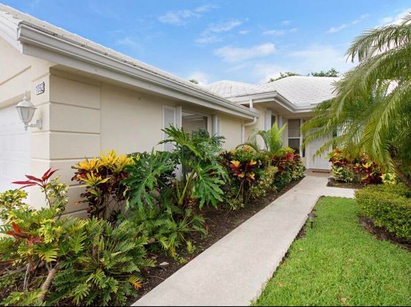 1092 Bedford Avenue, Palm Beach Gardens FL 33403