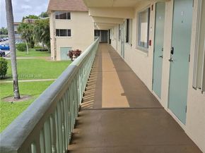 400 W Village Green Circle W 216, Palm Springs FL 33461