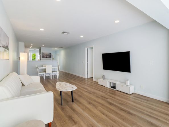 1101 Cactus Terrace 203, Delray Beach FL 33445