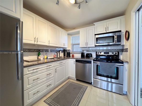 8900 Washington Boulevard 401A, Pembroke Pines FL 33025