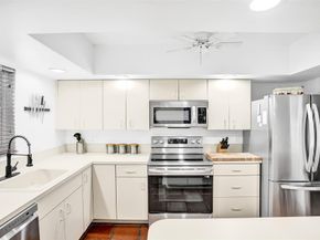 1212 SE 2nd Ct 201, Fort Lauderdale FL 33301