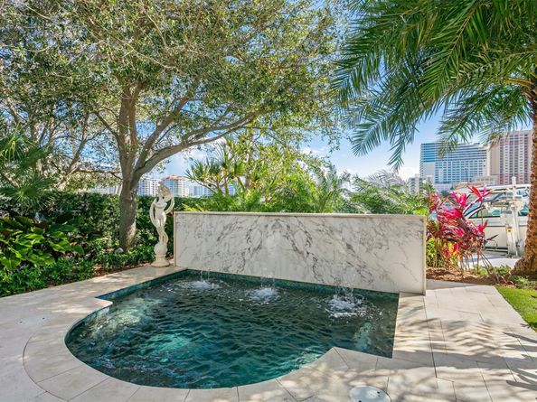 2 Pelican Dr, Fort Lauderdale FL 33301