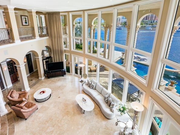 2 Pelican Dr, Fort Lauderdale FL 33301