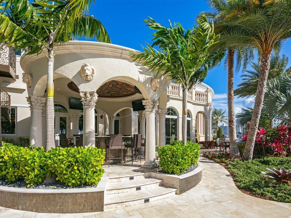 2 Pelican Dr, Fort Lauderdale FL 33301
