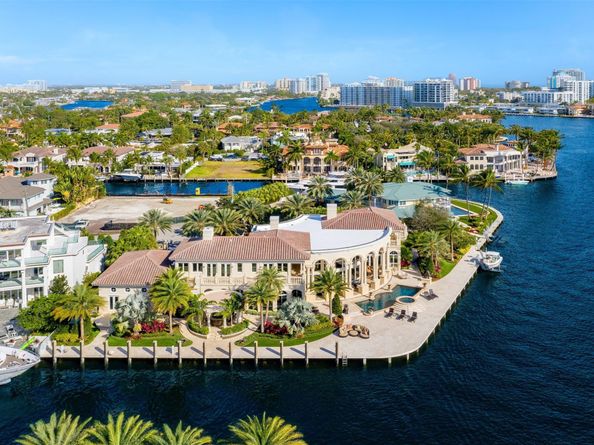 2 Pelican Dr, Fort Lauderdale FL 33301