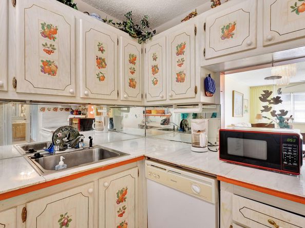 1516 S Lakeside Drive 317, Lake Worth Beach FL 33460