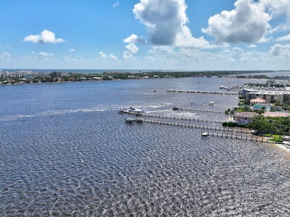 1516 S Lakeside Drive 317, Lake Worth Beach FL 33460
