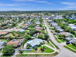 106 SE 10th Ct, Deerfield Beach FL 33441